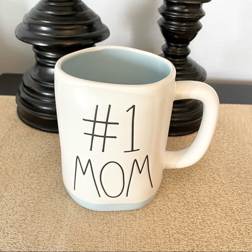 🆕Rae Dunn #1 MOM Ceramic Mug